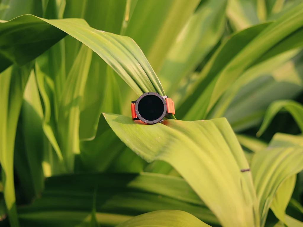Lotus Smartime S4 plateado con correa de malla milanesa